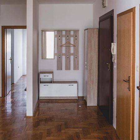 Helles 3 Schlafzimmer Apartment Zwischen Zagreb Zentrum & Natur Eksteriør bilde