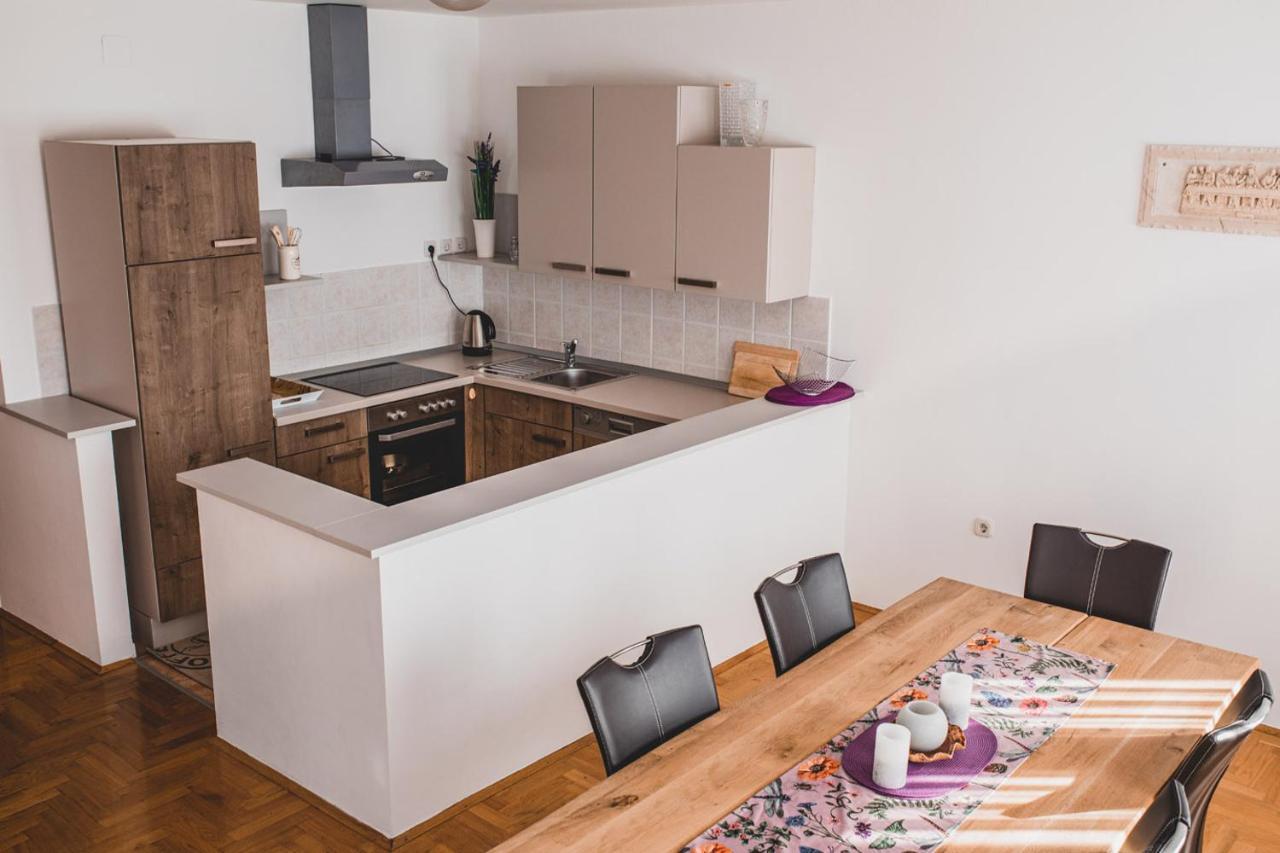 Helles 3 Schlafzimmer Apartment Zwischen Zagreb Zentrum & Natur Eksteriør bilde