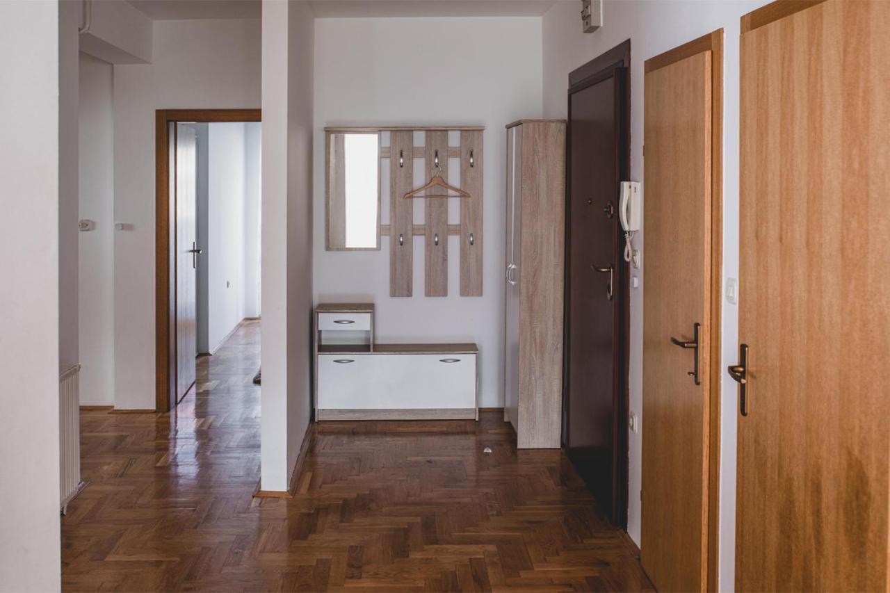 Helles 3 Schlafzimmer Apartment Zwischen Zagreb Zentrum & Natur Eksteriør bilde
