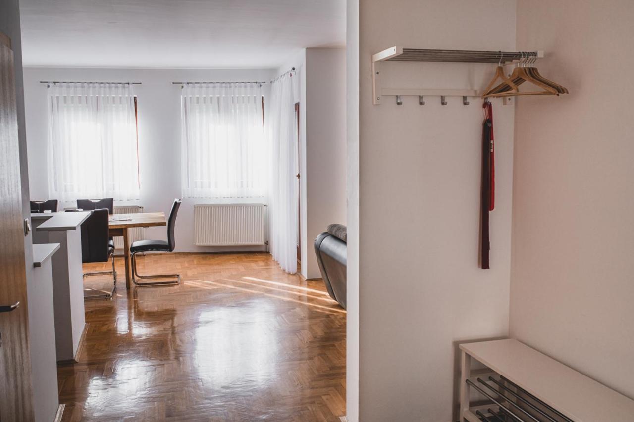 Helles 3 Schlafzimmer Apartment Zwischen Zagreb Zentrum & Natur Eksteriør bilde