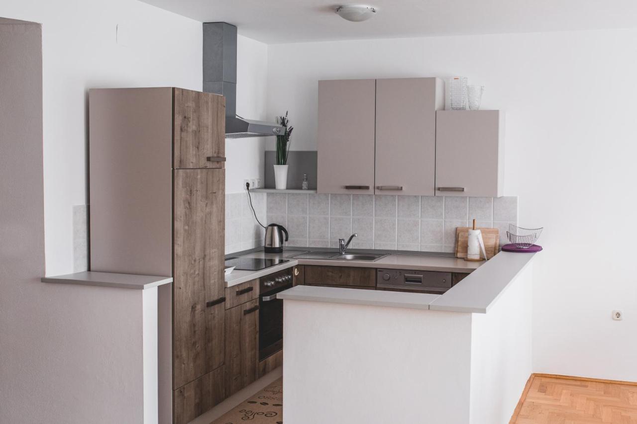 Helles 3 Schlafzimmer Apartment Zwischen Zagreb Zentrum & Natur Eksteriør bilde